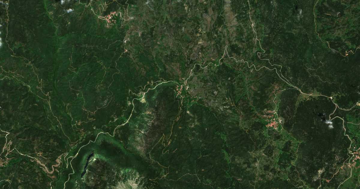 Satelitska karta: Strómi