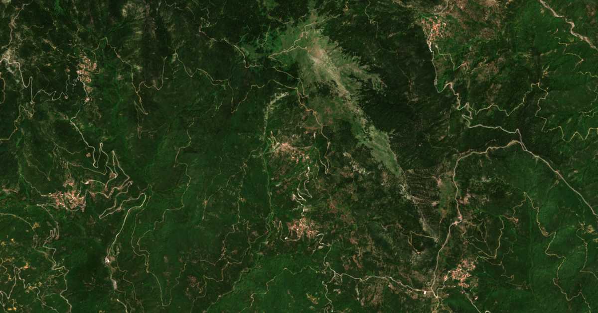 Satelitska karta: Alpochórion