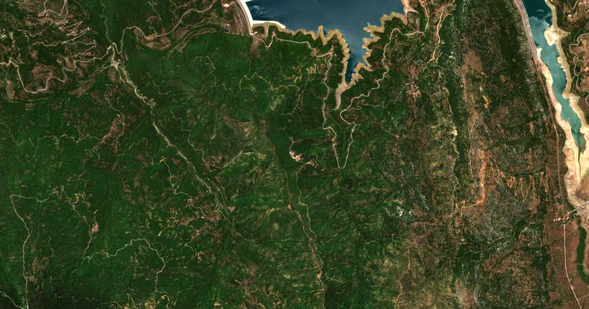 Satelitska karta: Ávoros