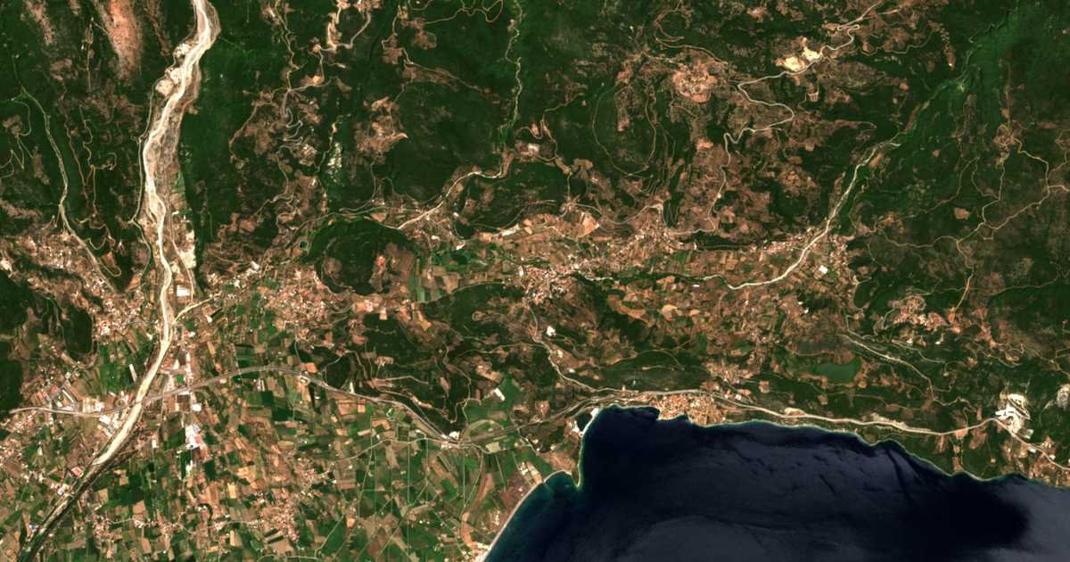 Satelitska karta: Efpálion