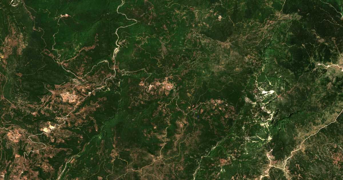 Satelitska karta: Kámpos