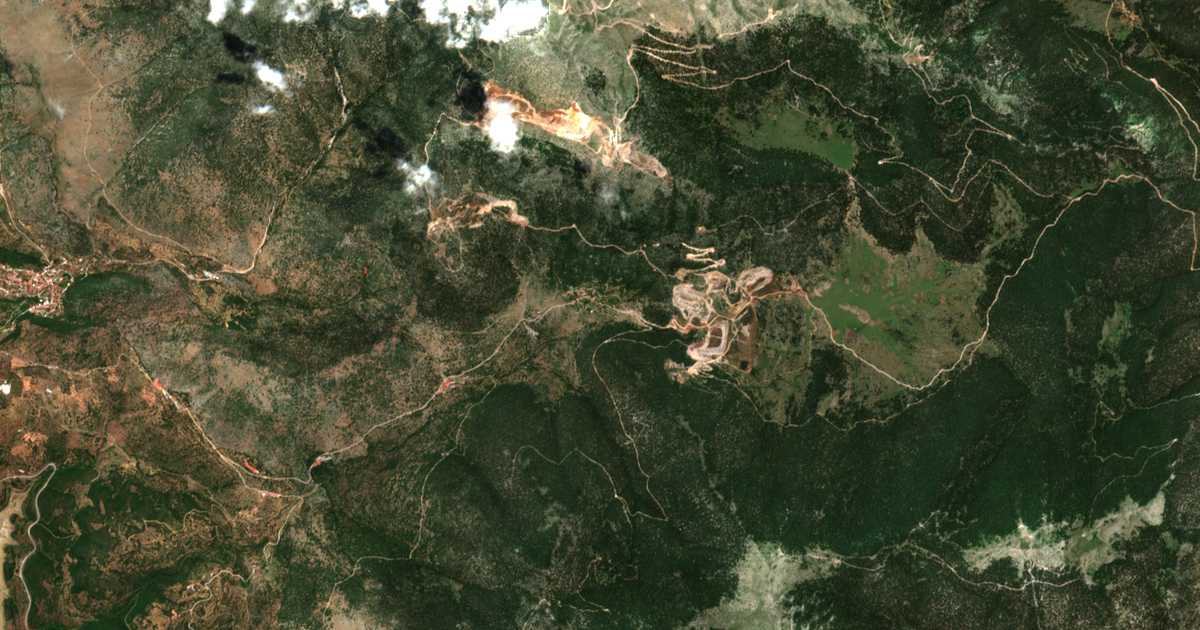 Satelitska karta: Karoútai
