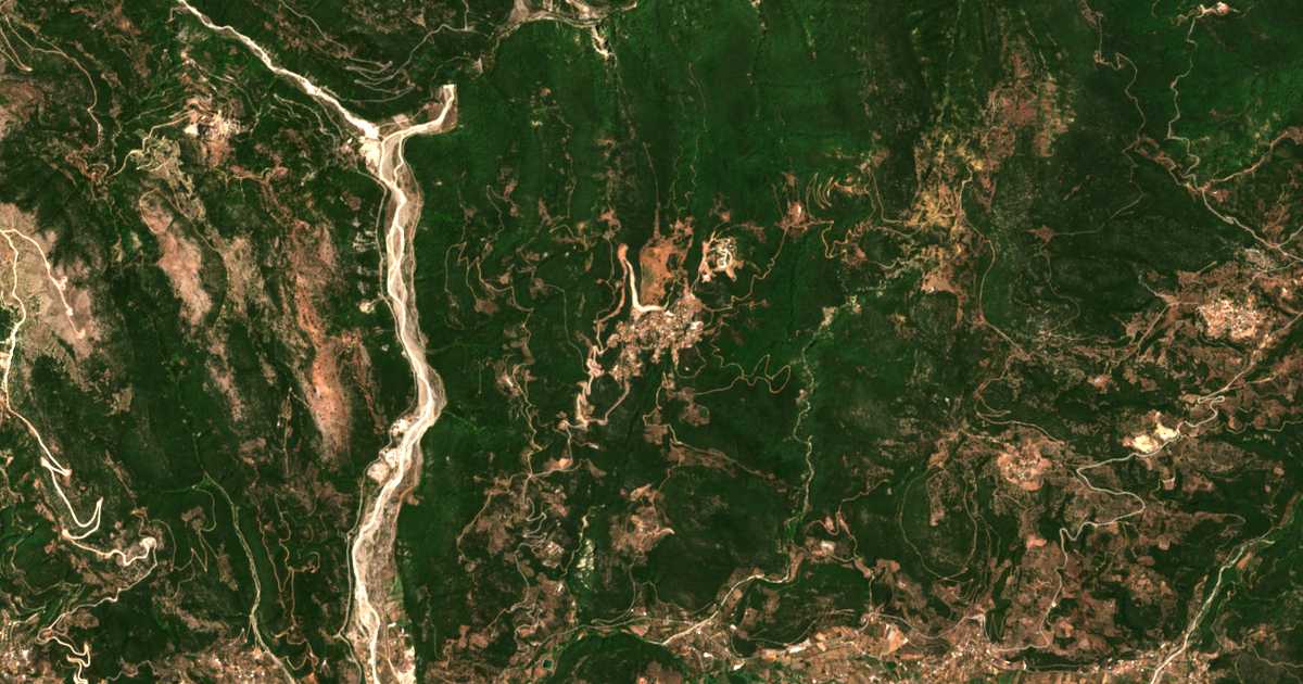 Satelitska karta: Tríkorfon