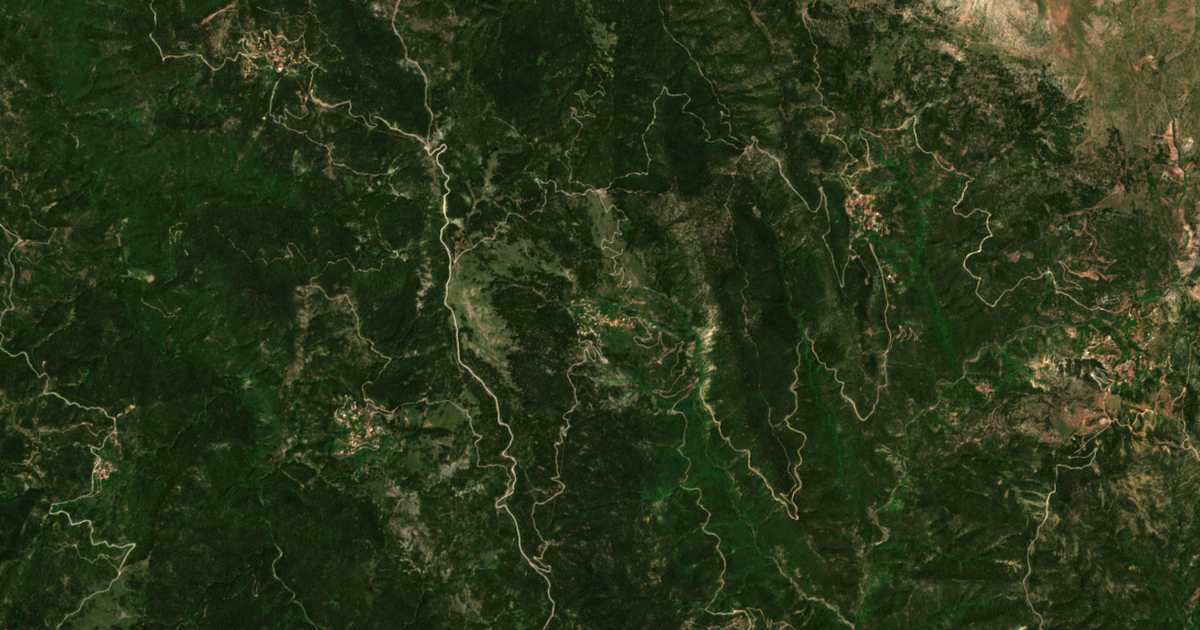 Satelitska karta: Ypsilón Choríon