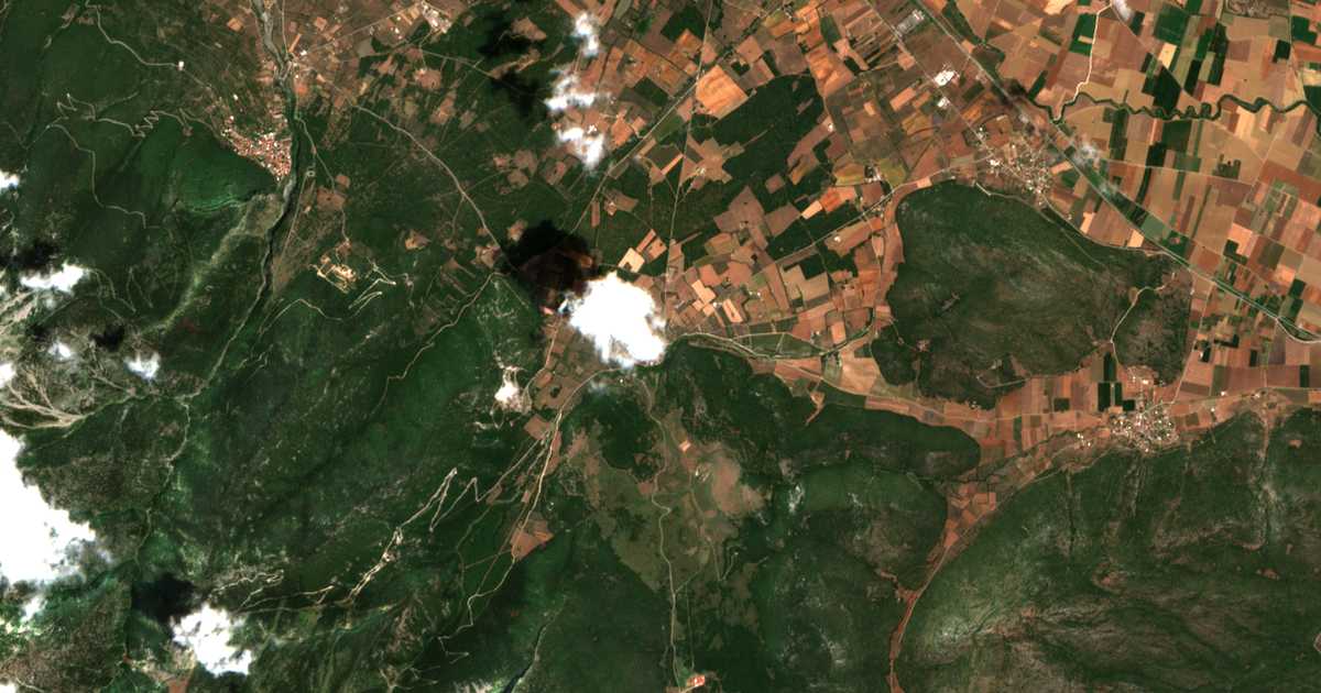 Satelitska karta: Agía Marína