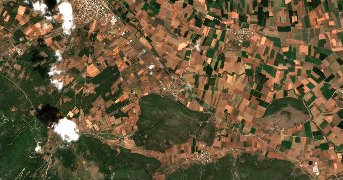 Satelitska karta: Agía Paraskeví