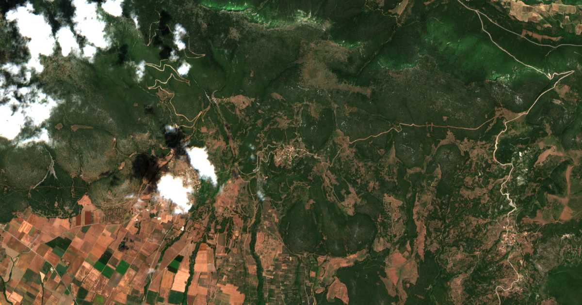Satelitska karta: Tithrónion