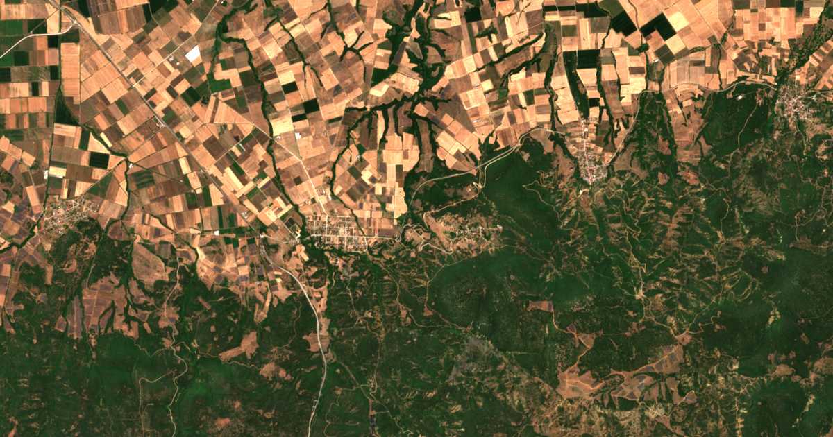 Satelitska karta: Néos Palamás