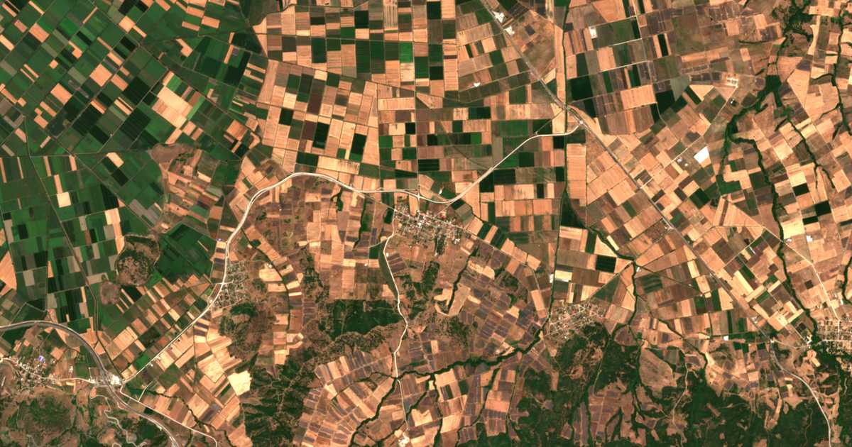Satelitska karta: Xyniás