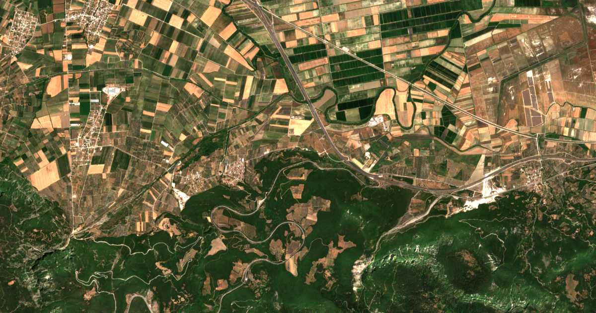 Satelitska karta: Káto Damásta