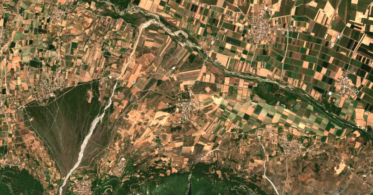 Satelitska karta: Loutrá Ypátis
