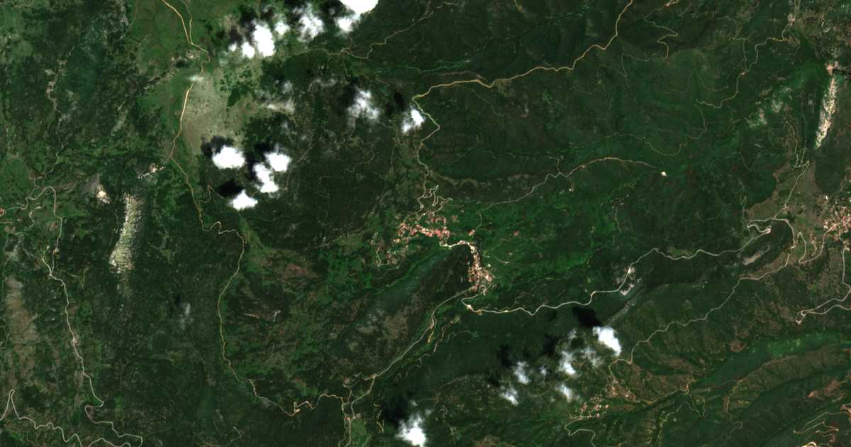Satelitska karta: Pávliani