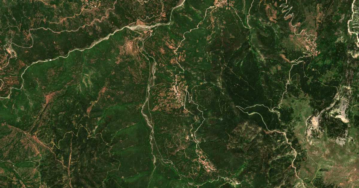 Satelitska karta: Peristérion