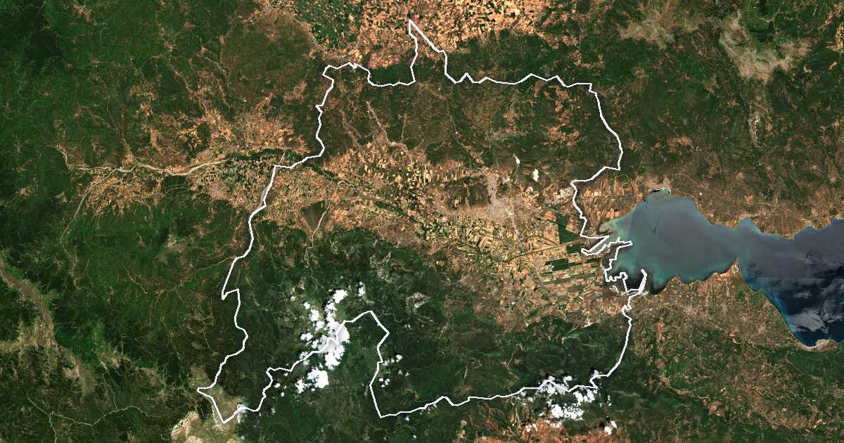 Satelitska snimka s ucrtanom granicom: Dímos Lamiéon