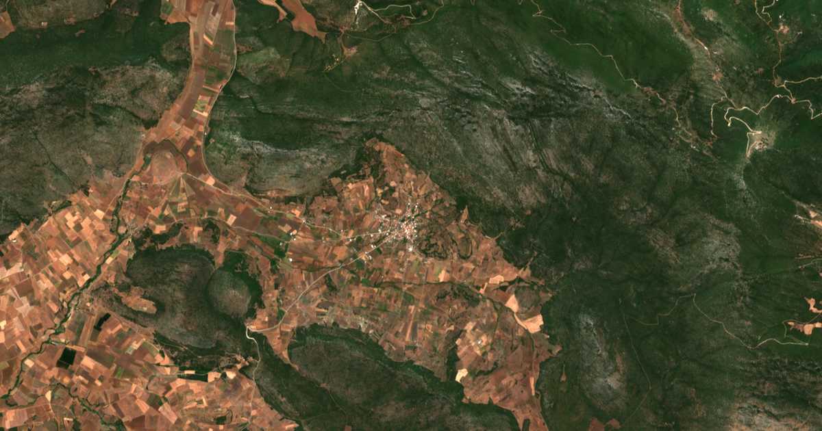 Satelitska karta: Éxarchos