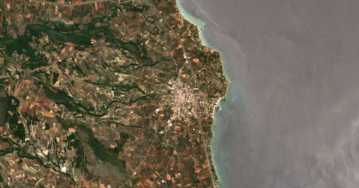 Satelitska karta: Livanátai