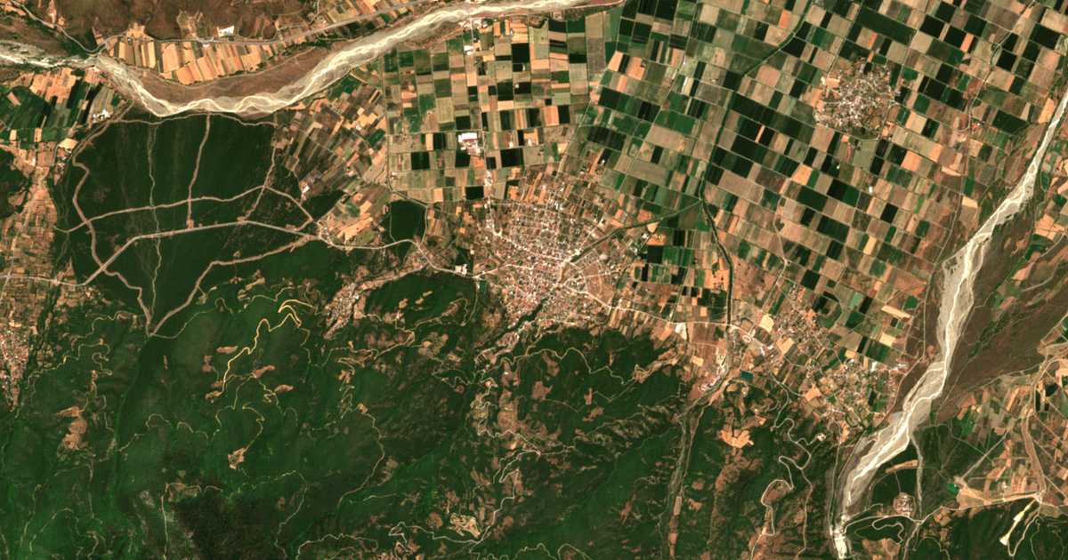 Satelitska karta: Spercheiás