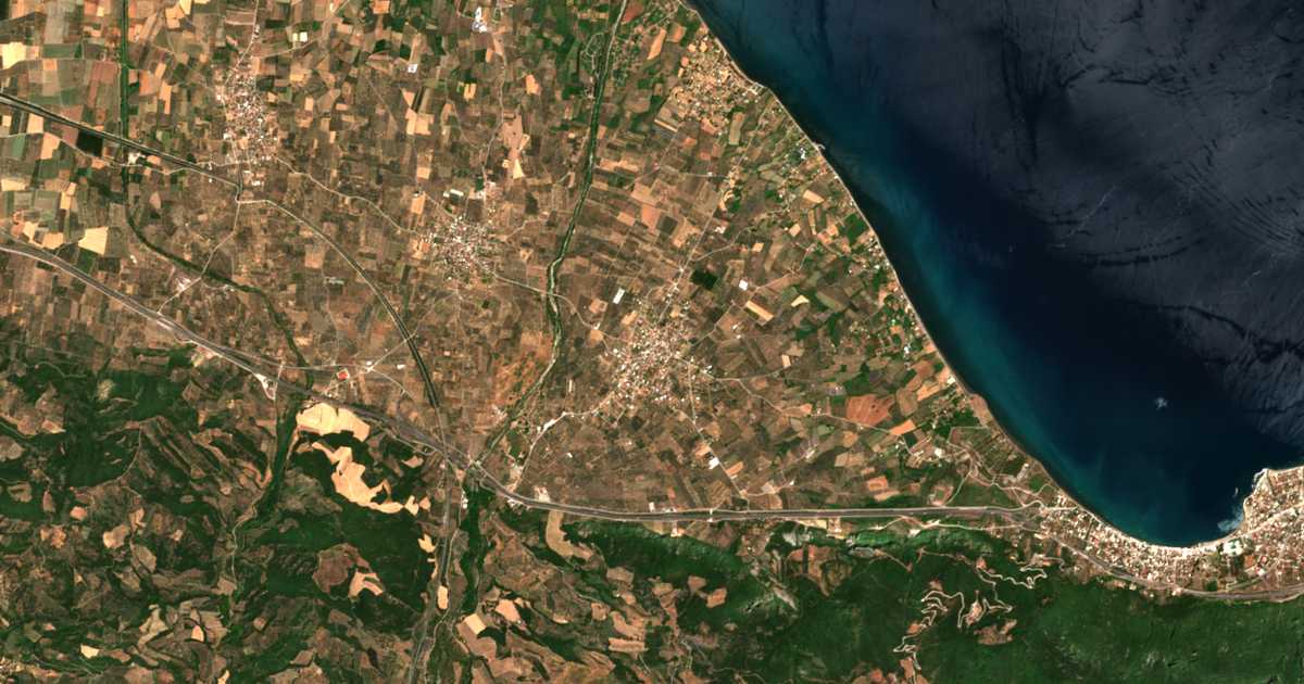 Satelitska karta: Kainoúrgion