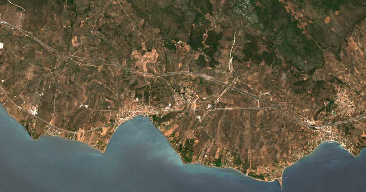 Satelitska karta: Achinós