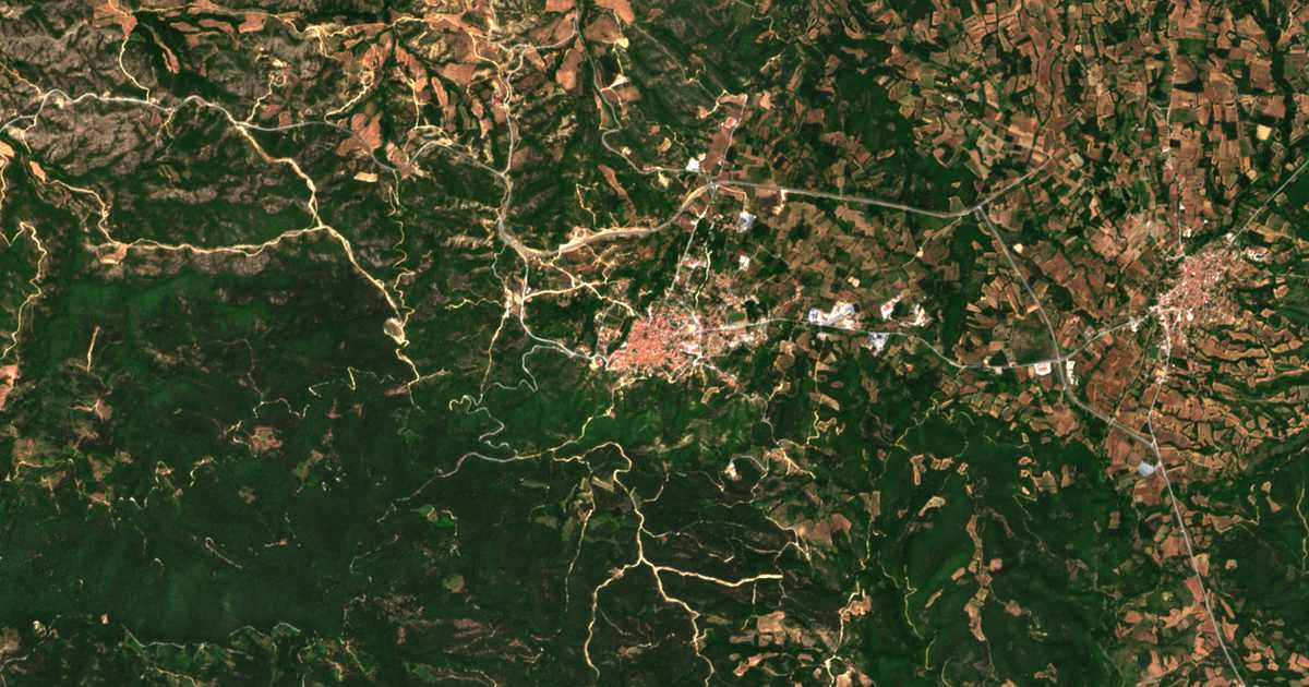 Satelitska karta: Arnaía
