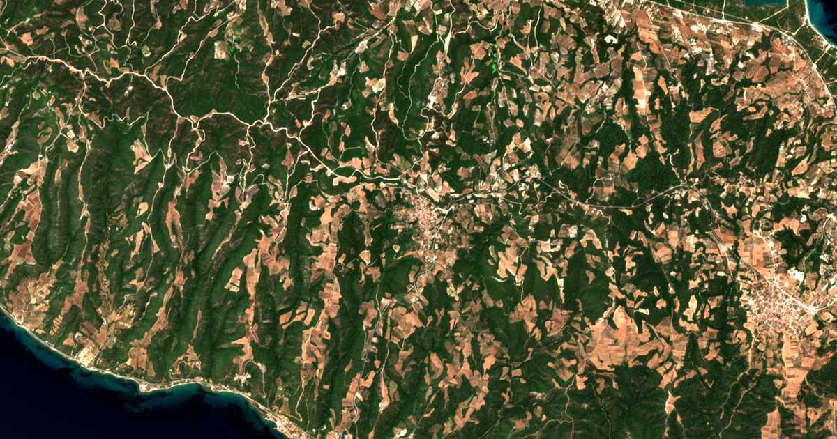 Satelitska karta: Agía Paraskeví