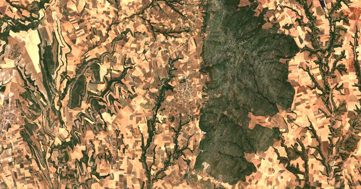 Satelitska karta: Petrálona