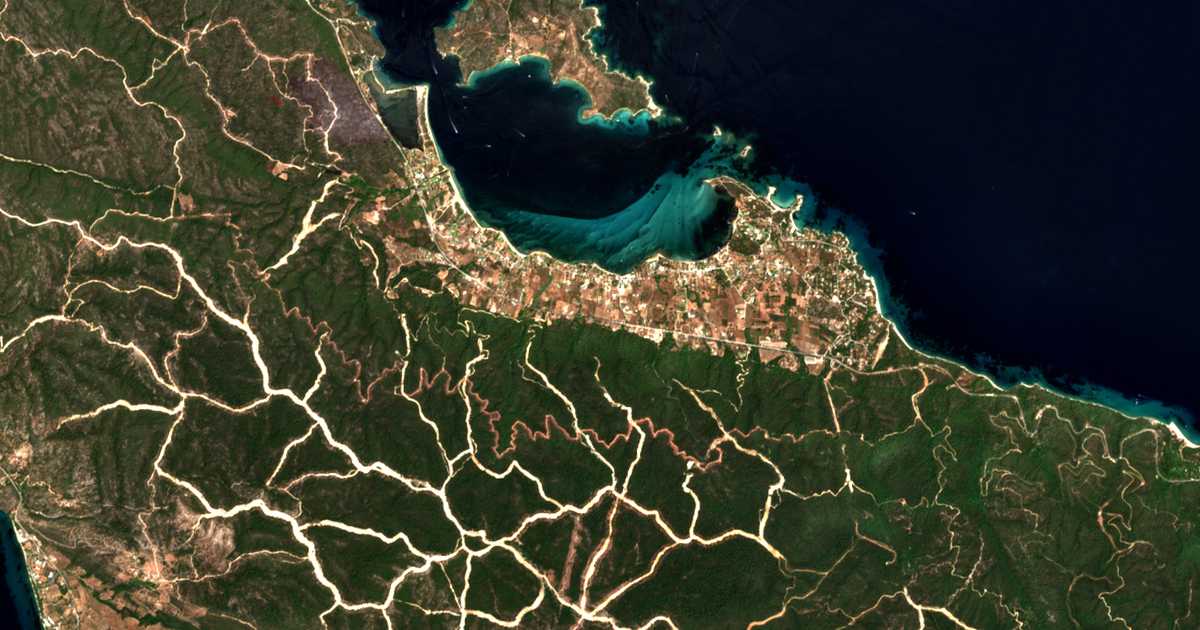 Satelitska karta: Vourvouroú