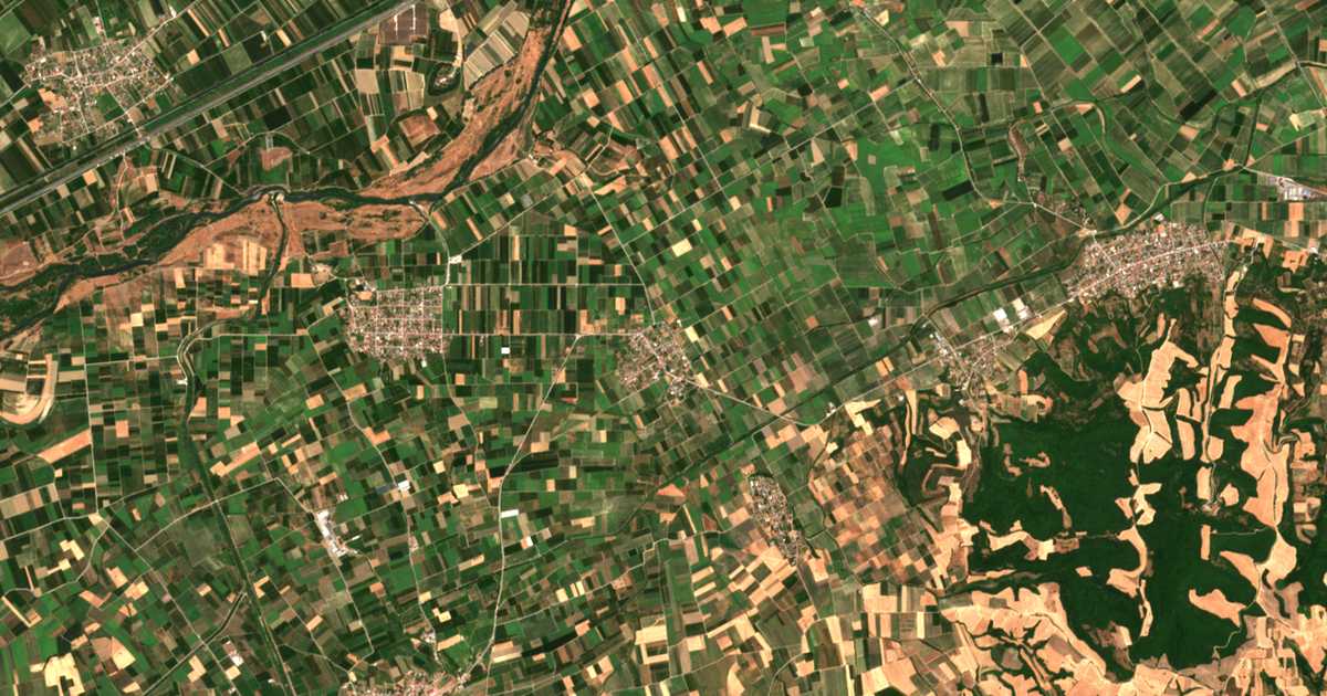 Satelitska karta: Agía Triás