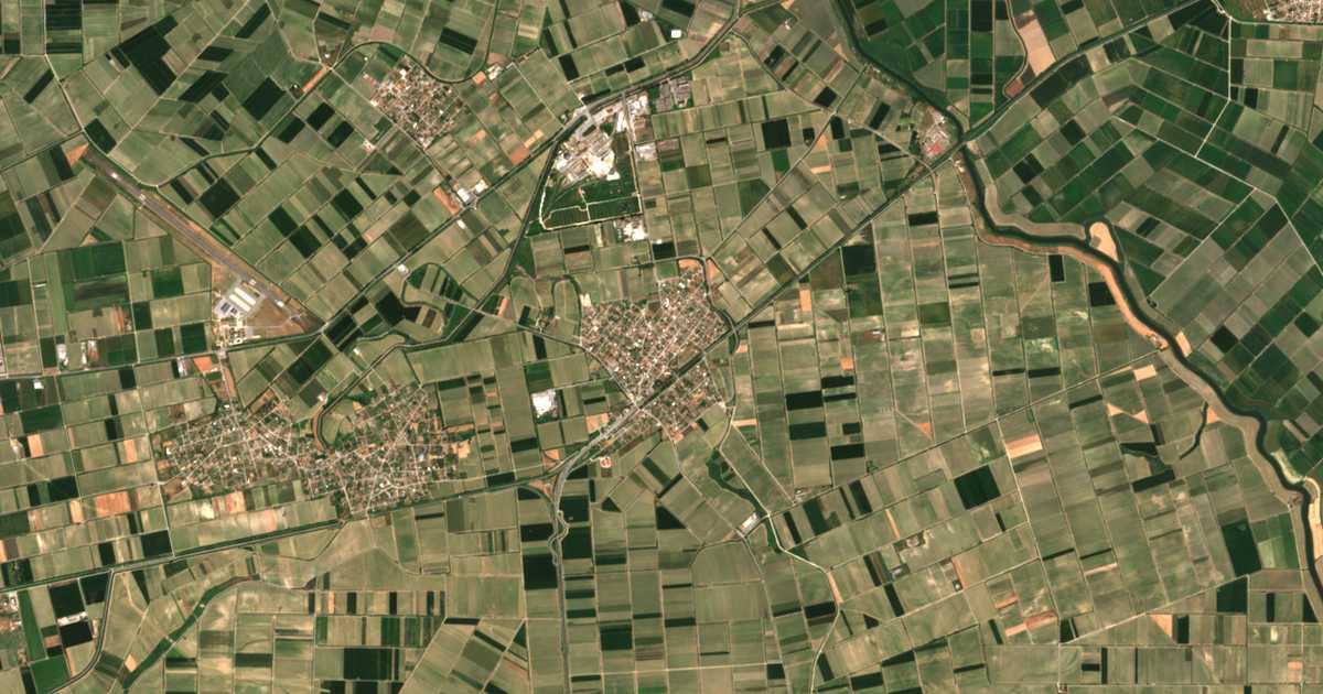 Satelitska karta: Platý
