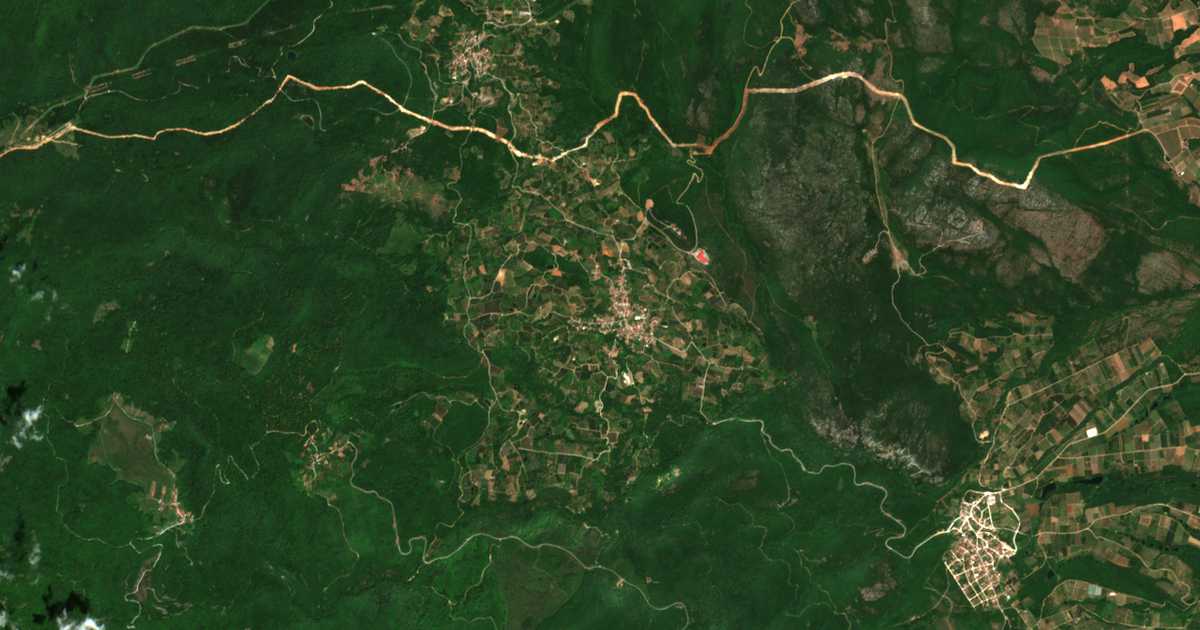 Satelitska karta: Rodochórion