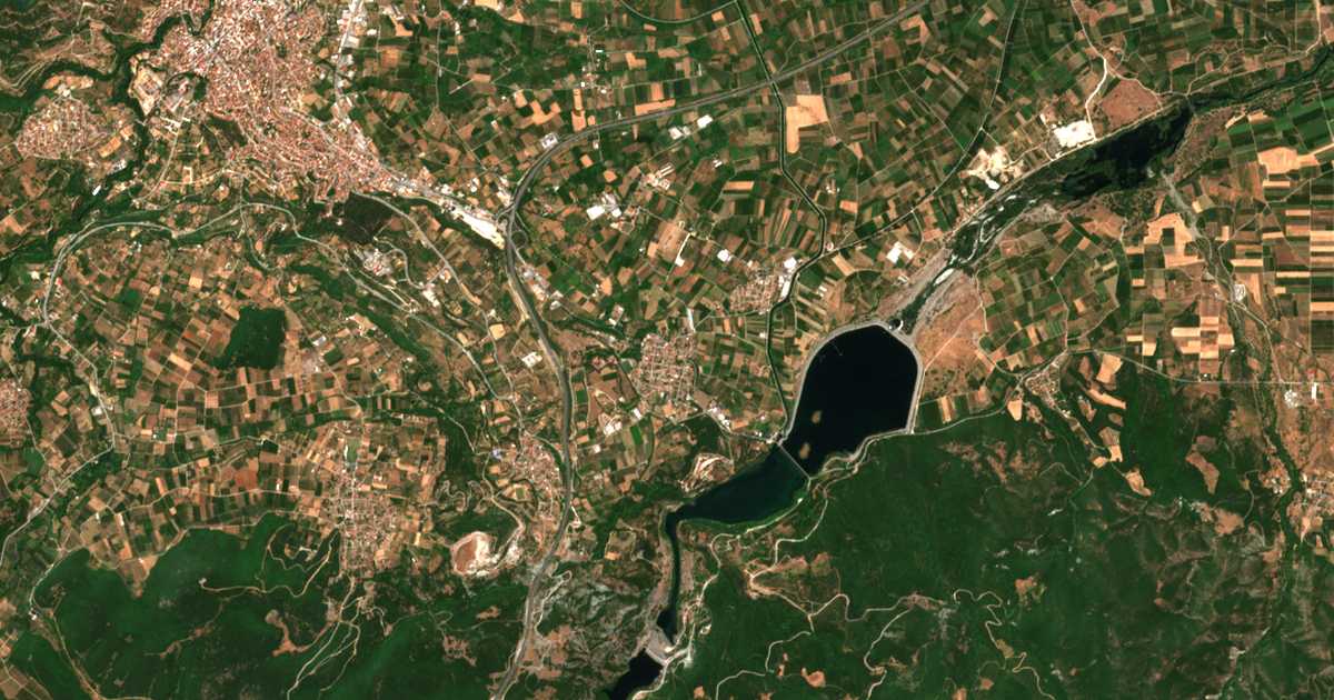 Satelitska karta: Agía Varvára