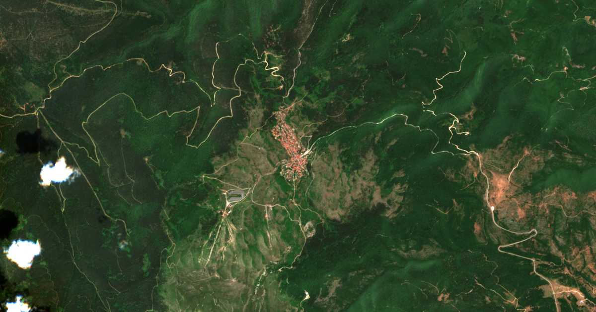 Satelitska karta: Káto Vérmion