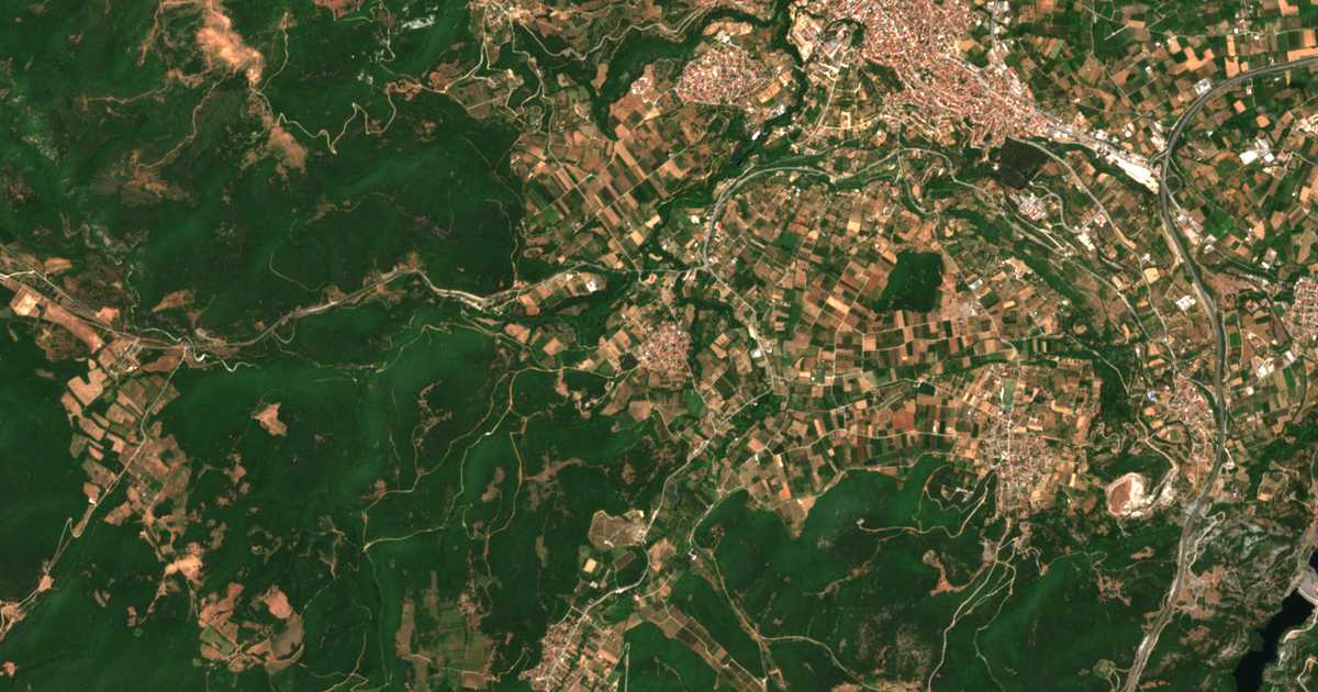 Satelitska karta: Tripótamos