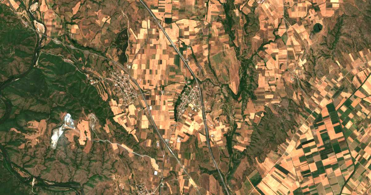 Satelitska karta: Plataniá