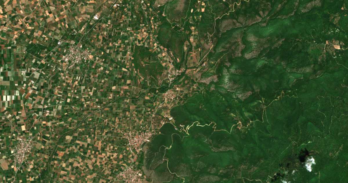 Satelitska karta: Nerómyloi