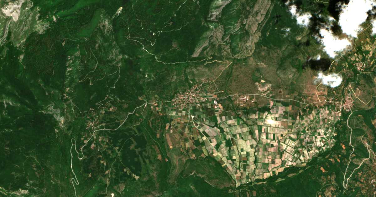 Satelitska karta: Nótia