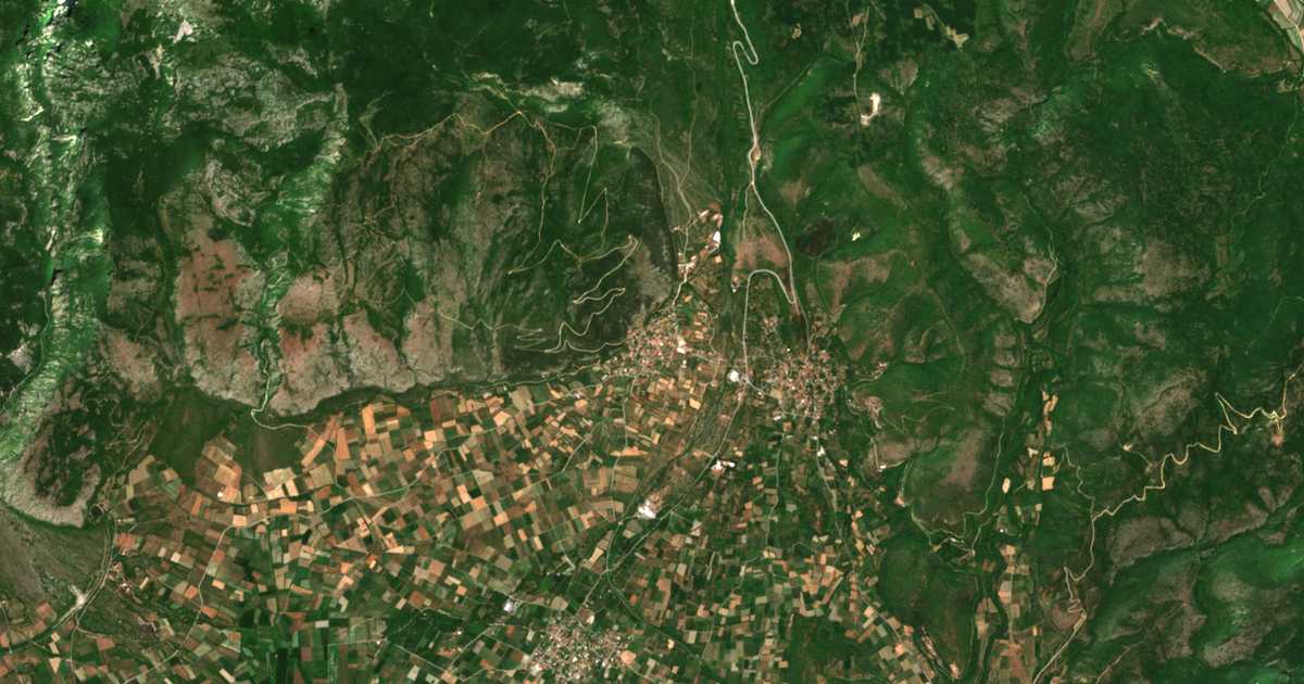 Satelitska karta: Thiriópetra