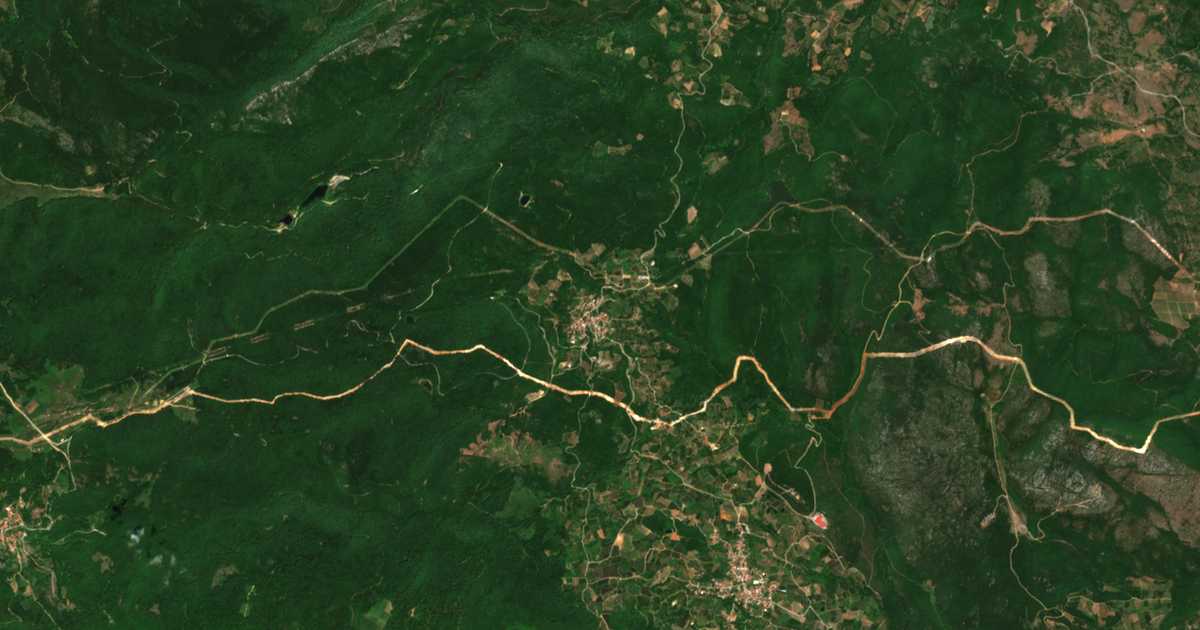 Satelitska karta: Agía Foteiní