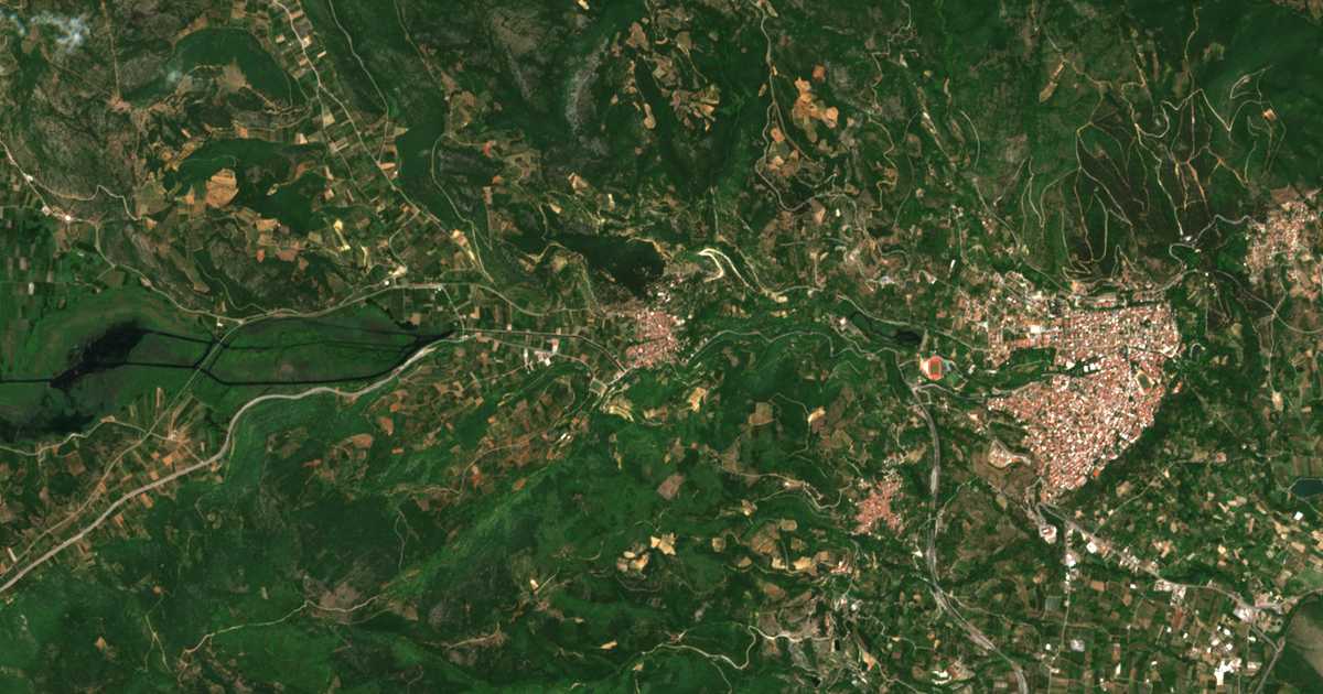Satelitska karta: Ágras