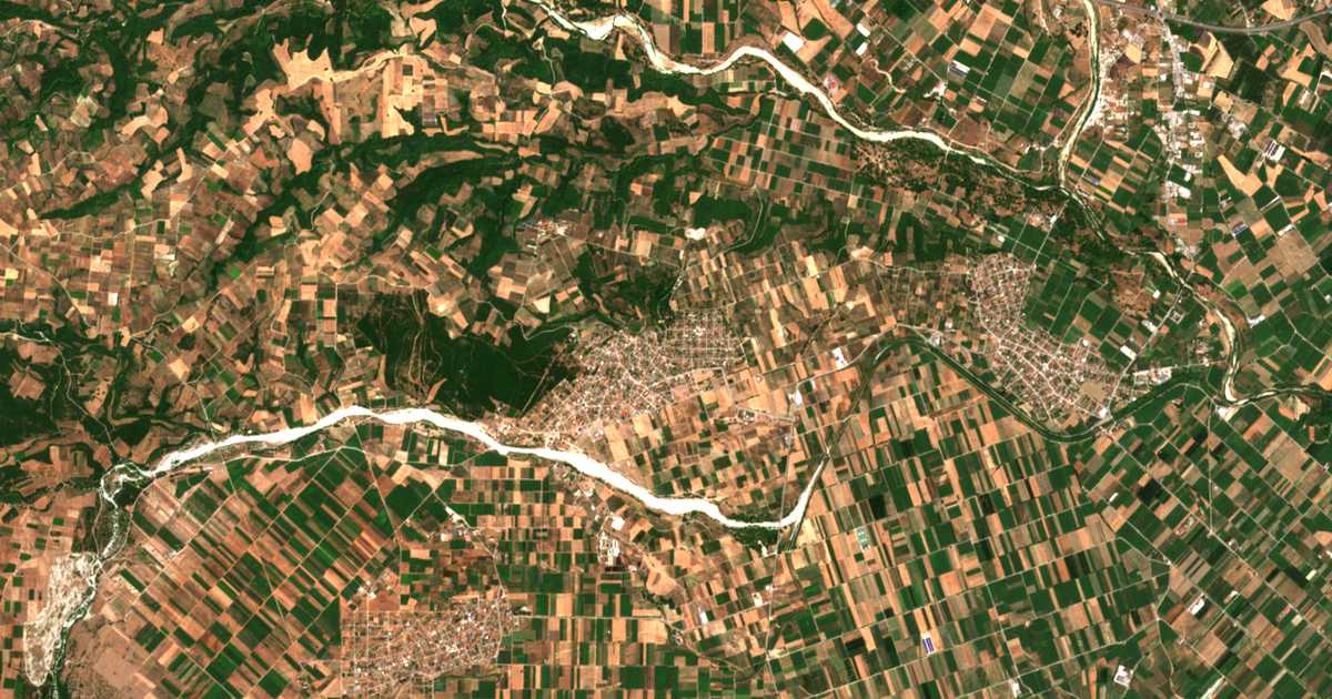 Satelitska karta: Kontariótissa