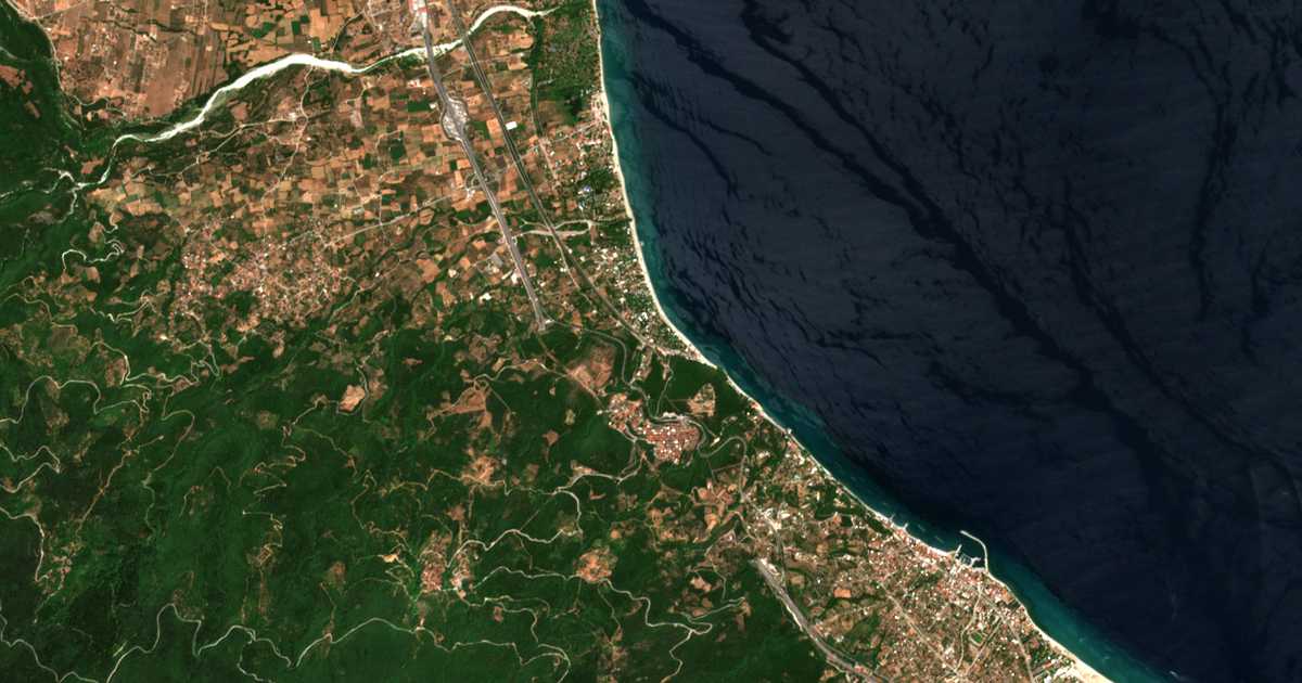 Satelitska karta: Paralía Panteleímonos