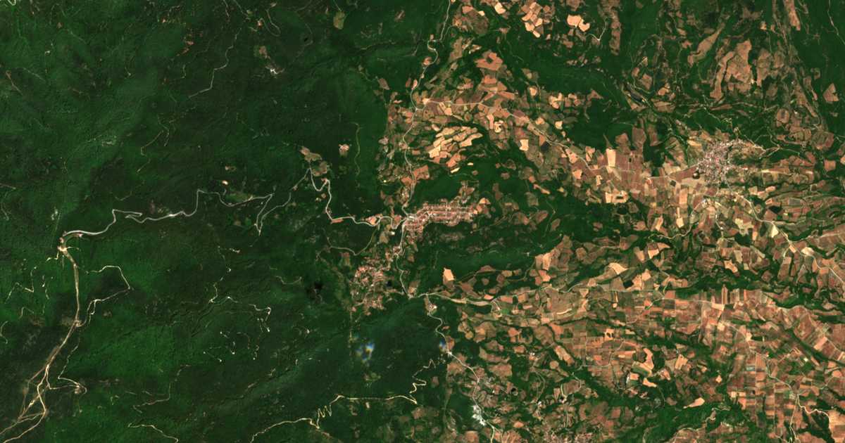 Satelitska karta: Elatochórion