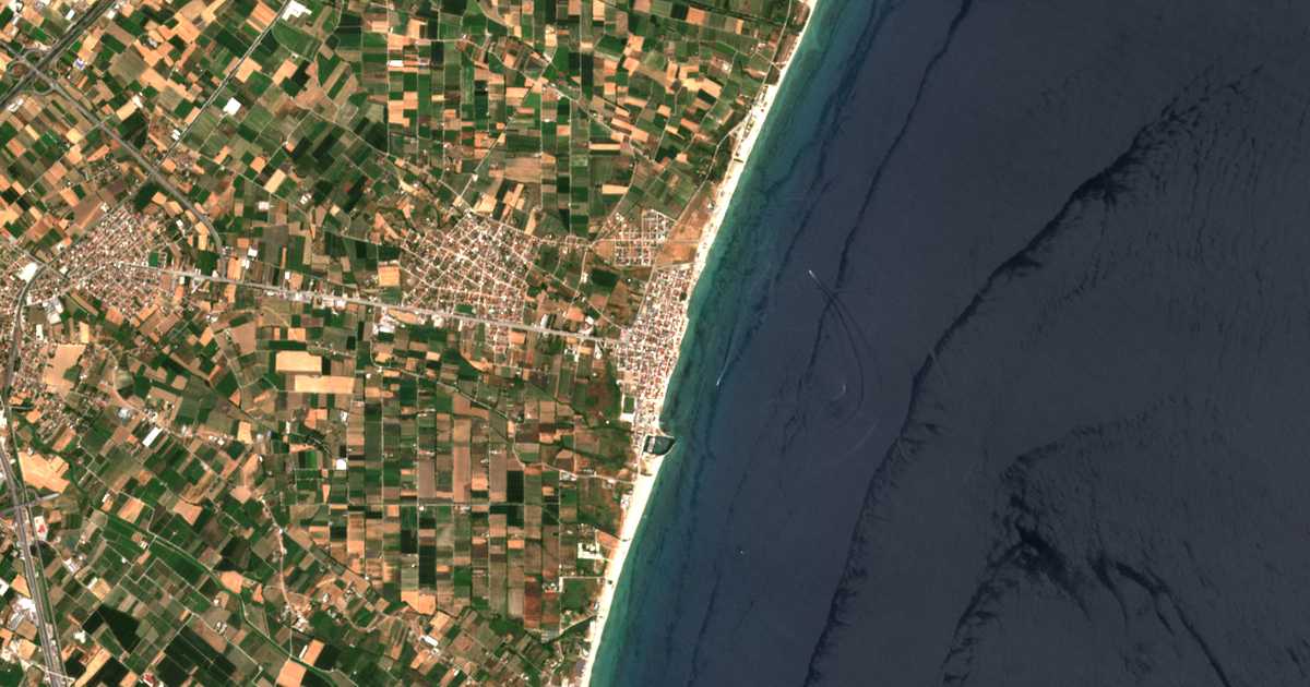 Satelitska karta: Paralía