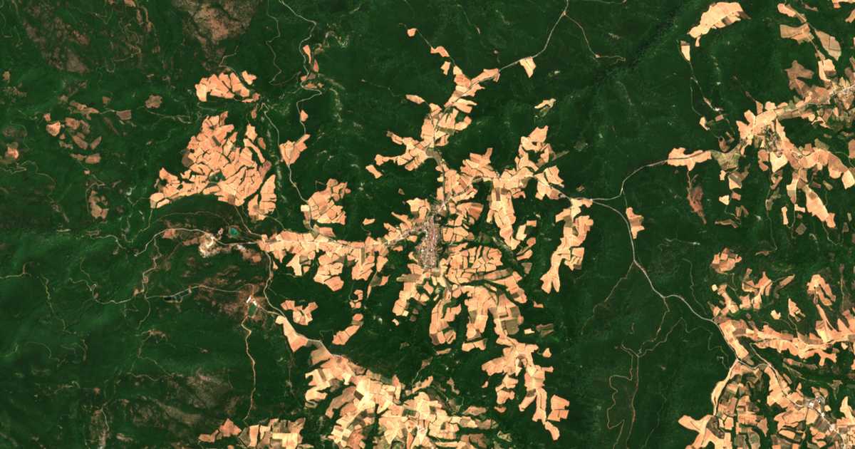 Satelitska karta: Ryákia