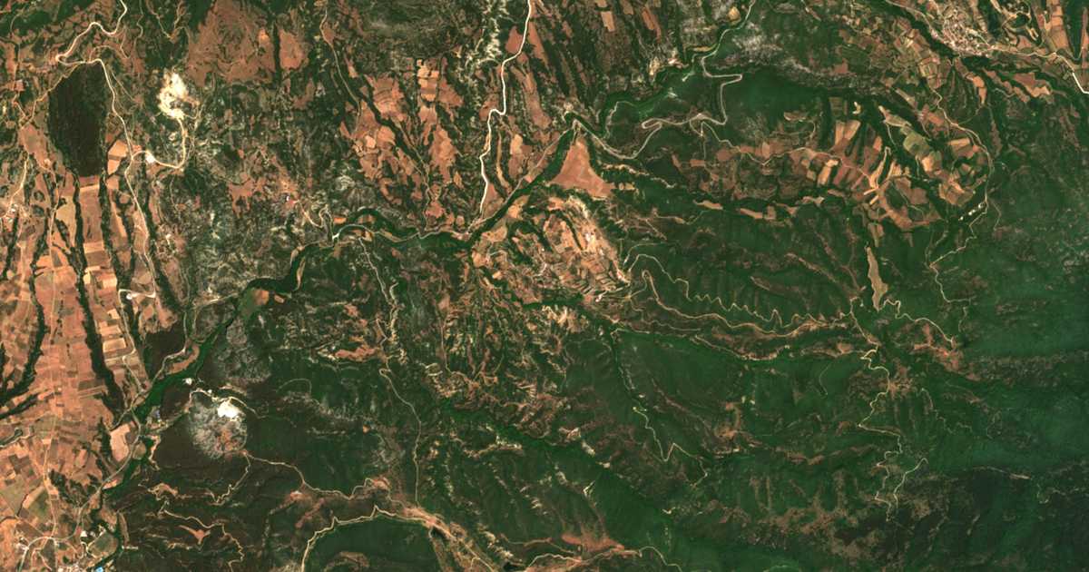 Satelitska karta: Faiá Pétra