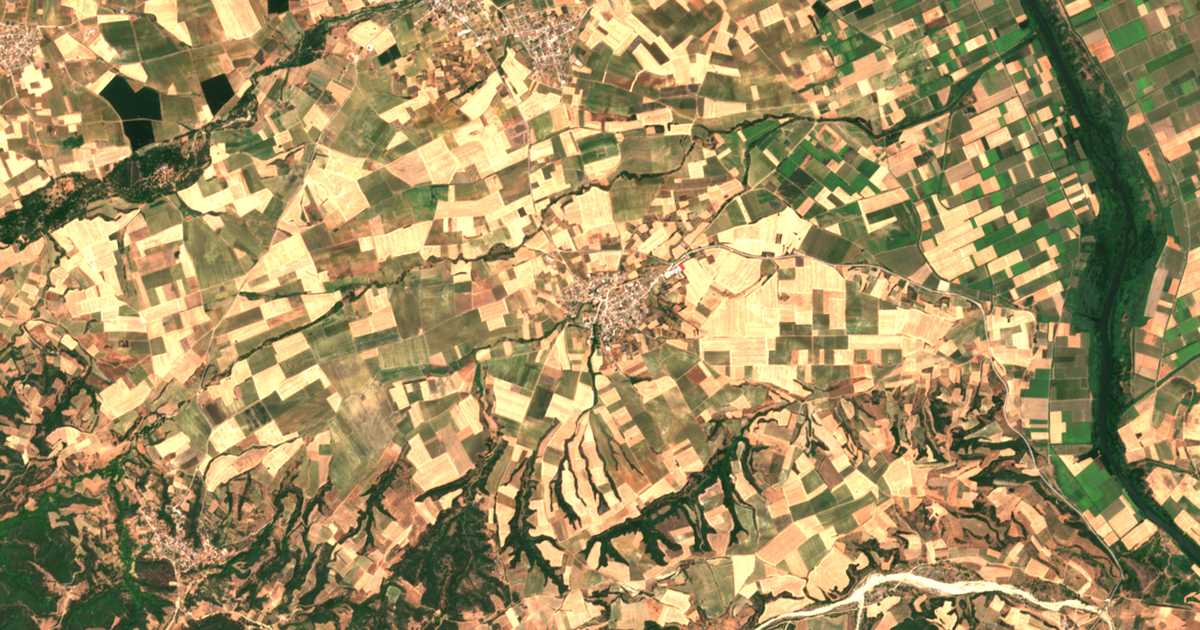 Satelitska karta: Efkarpía