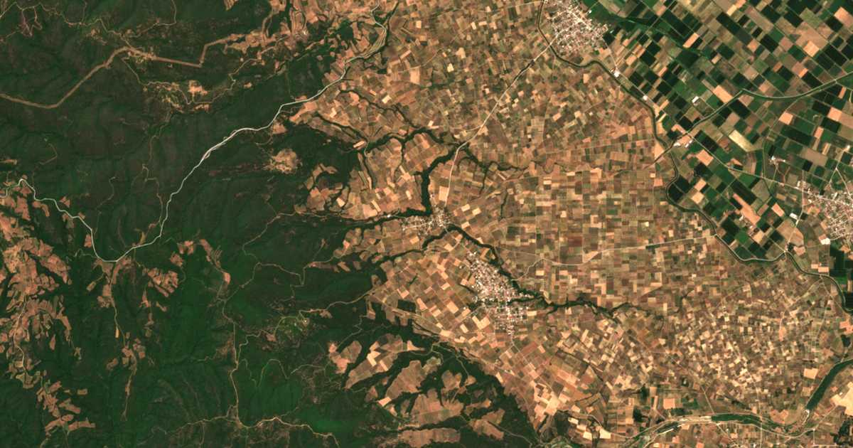 Satelitska karta: Triantafylliá