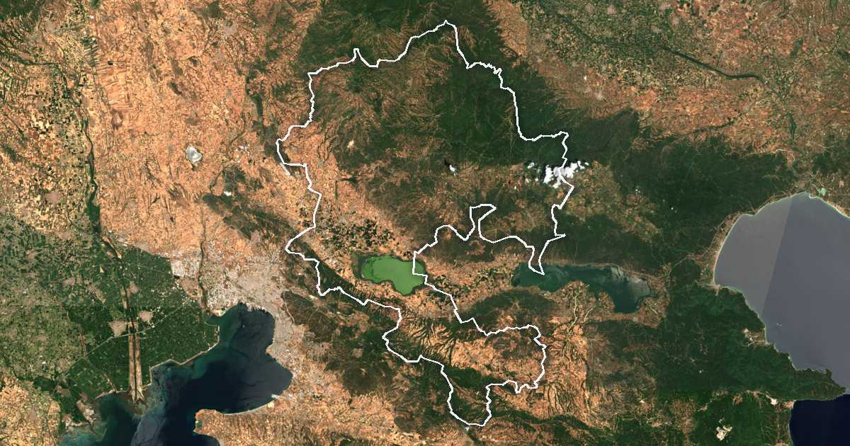 Satelitska snimka s ucrtanom granicom: Dímos Lagkadá