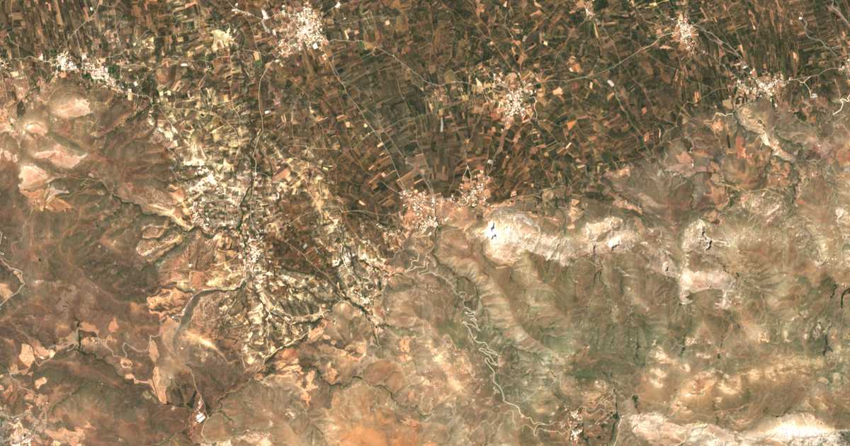 Satelitska karta: Loúkia
