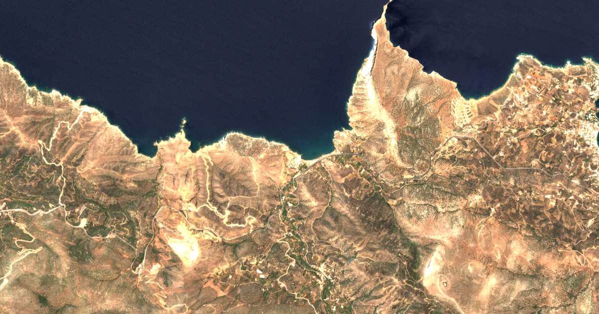Satelitska karta: Paralía Fódele